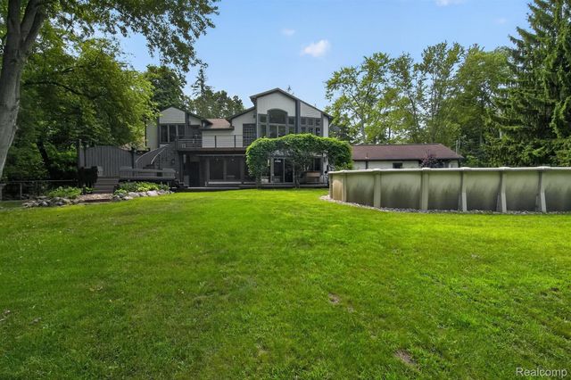9319 Faussett Road, Tyrone Township, MI 48430