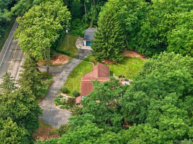 9319 Faussett Road, Tyrone Township, MI 48430