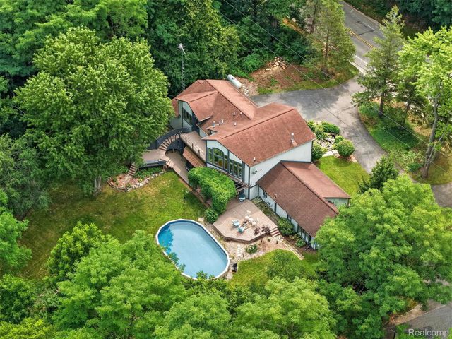 9319 Faussett Road, Tyrone Township, MI 48430
