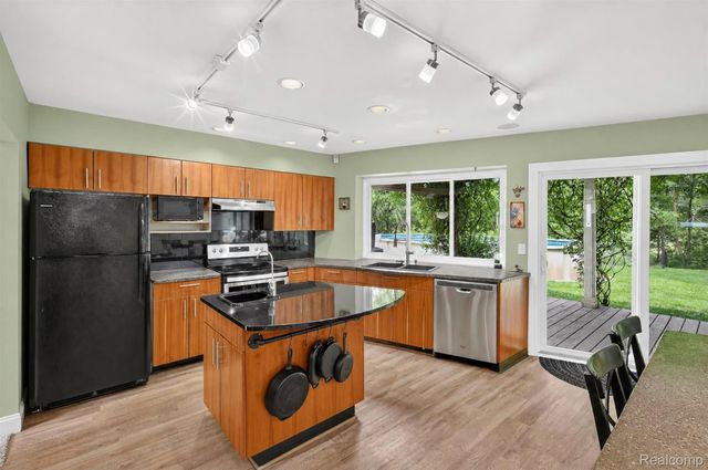 9319 Faussett Road, Tyrone Township, MI 48430