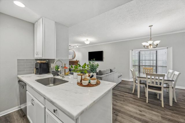 7350 Kirby Drive 6, Houston, TX 77030