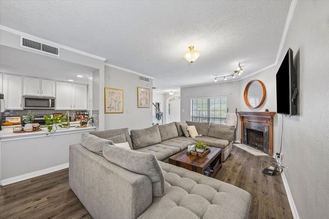 7350 Kirby Drive 6, Houston, TX 77030