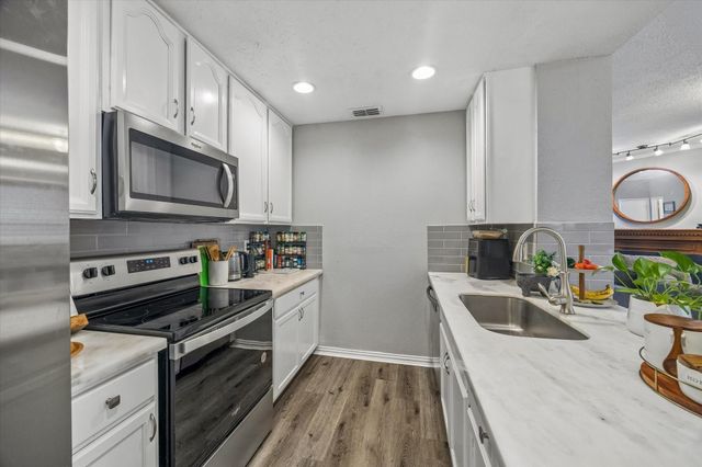 7350 Kirby Drive 6, Houston, TX 77030