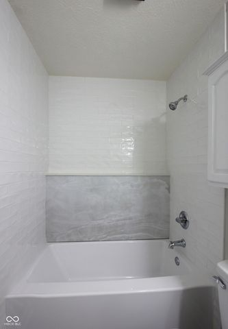 12221 Tallowtree Court, Indianapolis, IN 46236