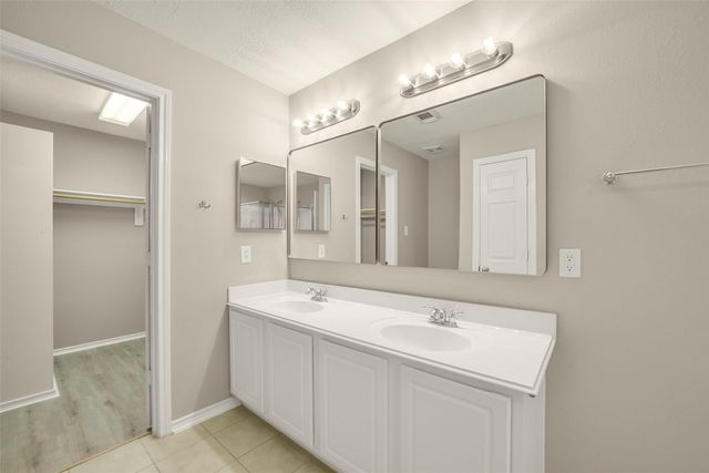 171 N Burberry Park Circle, The Woodlands, TX 77382