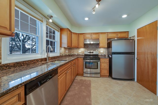 344 Kildare Court, Carol Stream, IL 60188