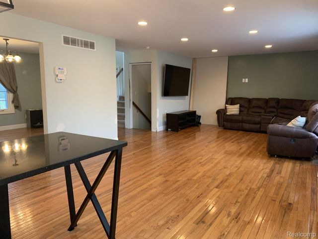 3068 W Cook Road, Mundy Township, MI 48439