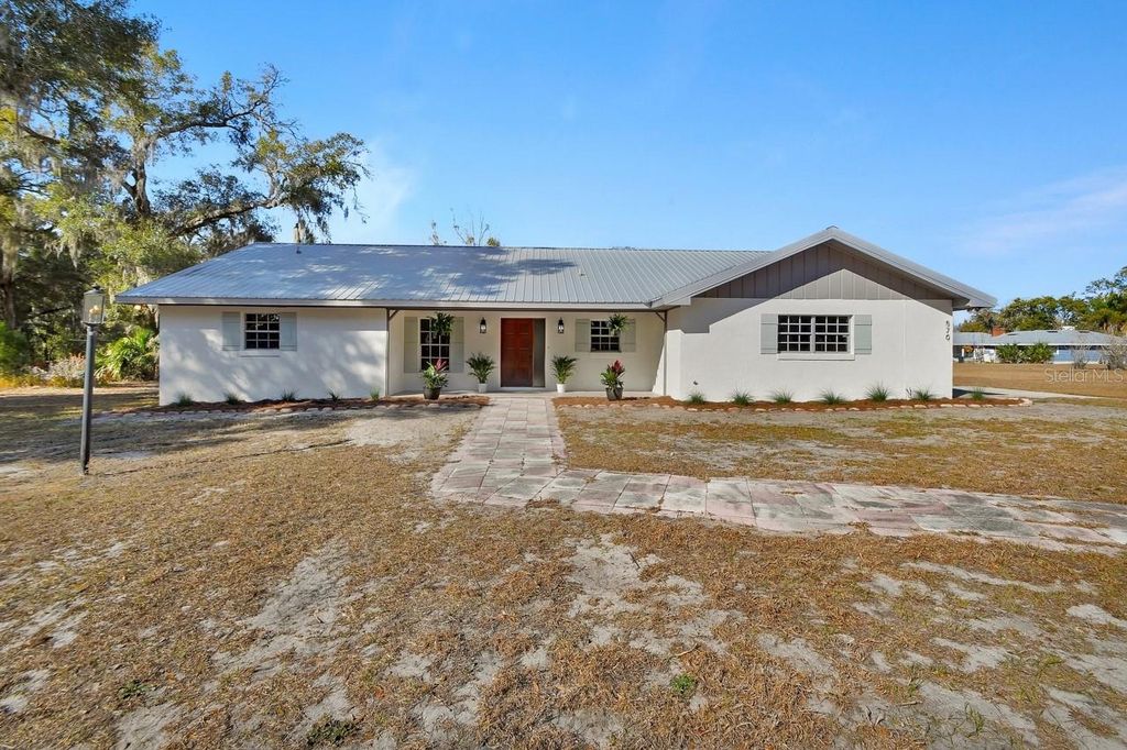 Image 2 of property listing at 570 CASS STREET, Deland, FL 32720