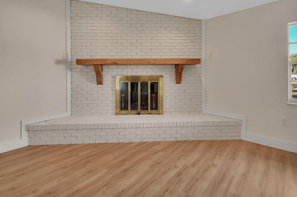 Image 11 of property listing at 570 CASS STREET, Deland, FL 32720