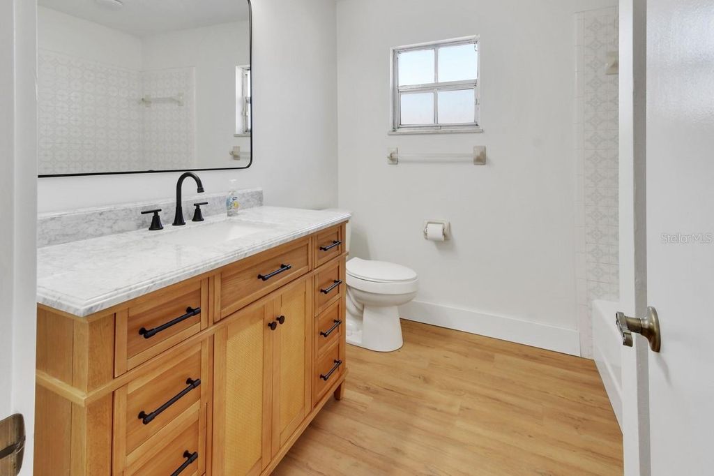 Image 24 of property listing at 570 CASS STREET, Deland, FL 32720