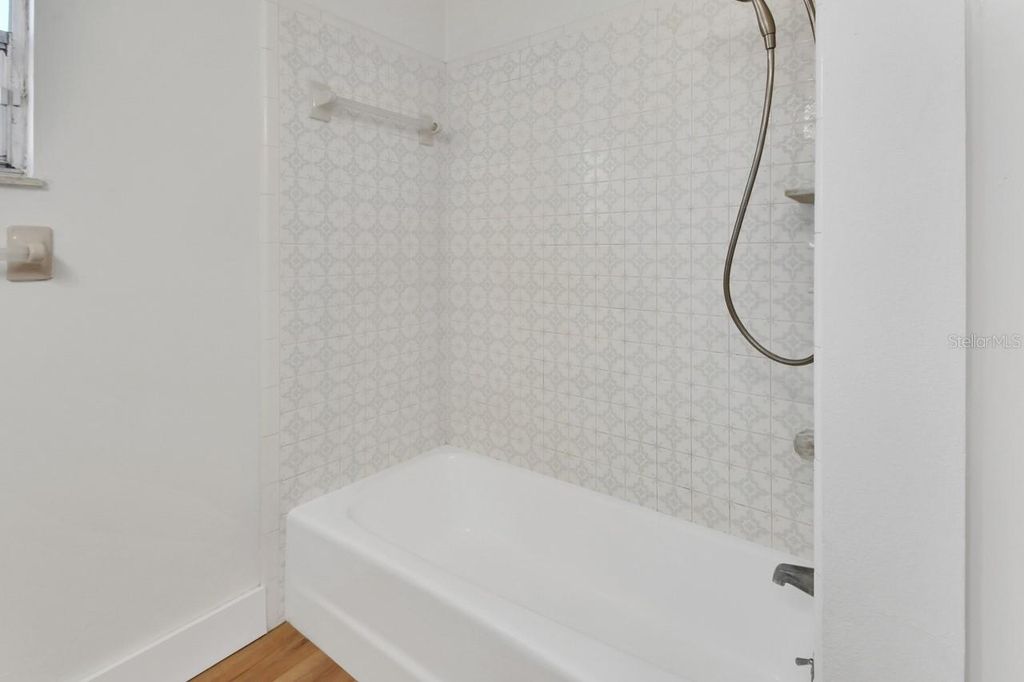 Image 25 of property listing at 570 CASS STREET, Deland, FL 32720