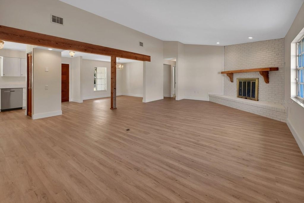 Image 5 of property listing at 570 CASS STREET, Deland, FL 32720