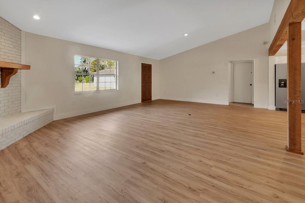 Image 10 of property listing at 570 CASS STREET, Deland, FL 32720