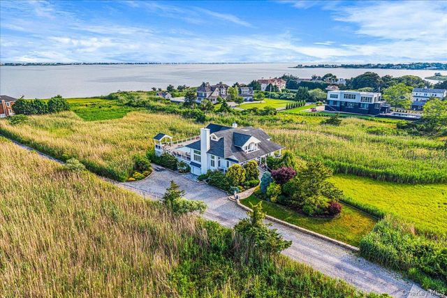 13 Bay Meadow, Westhampton, NY 11977