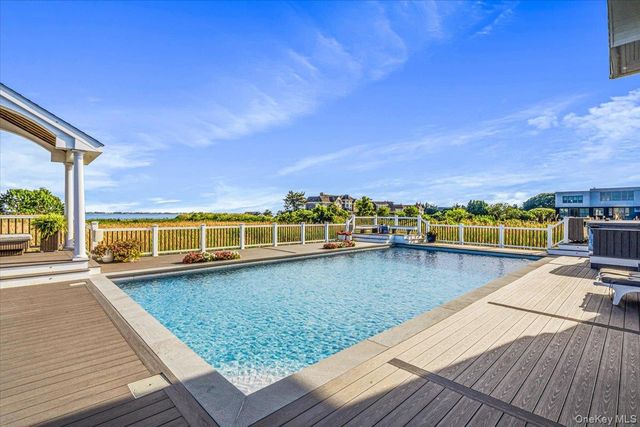 13 Bay Meadow, Westhampton, NY 11977