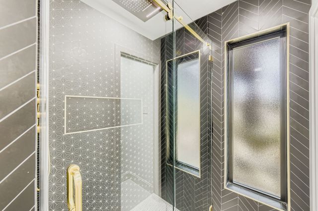 900 Pioneer Circle E, Argyle, TX 76226