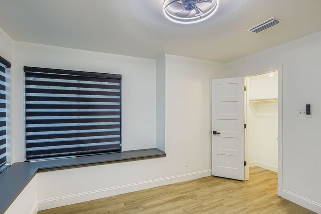 900 Pioneer Circle E, Argyle, TX 76226