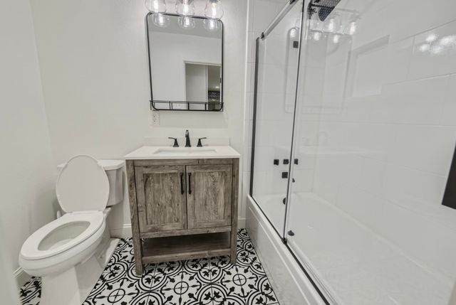 900 Pioneer Circle E, Argyle, TX 76226