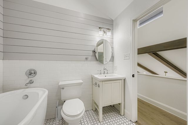 900 Pioneer Circle E, Argyle, TX 76226