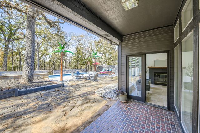 900 Pioneer Circle E, Argyle, TX 76226