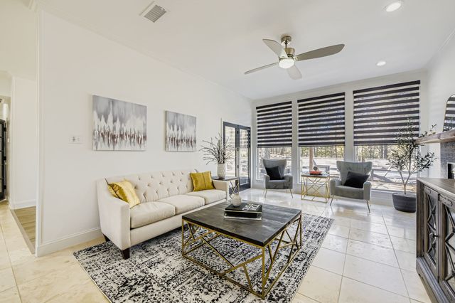 900 Pioneer Circle E, Argyle, TX 76226