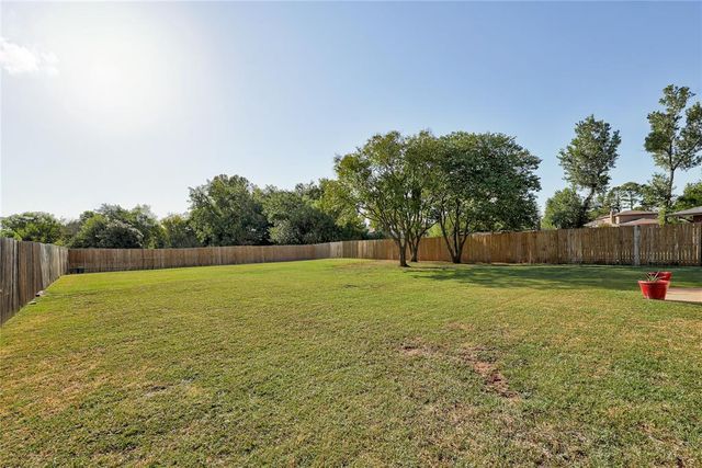 4405 Smoking Tree Drive, Shawnee, OK 74804