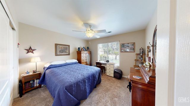 9815 Bourbon Rose Court, Bakersfield, CA 93311