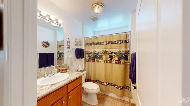 9815 Bourbon Rose Court, Bakersfield, CA 93311
