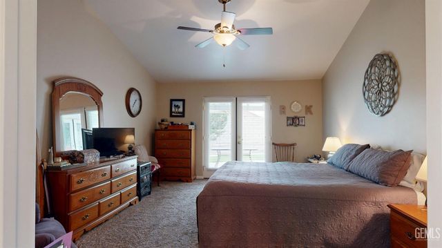 9815 Bourbon Rose Court, Bakersfield, CA 93311