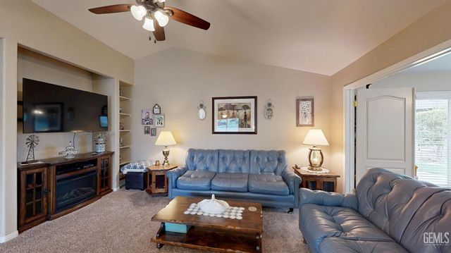 9815 Bourbon Rose Court, Bakersfield, CA 93311