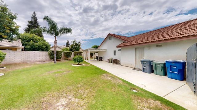 9815 Bourbon Rose Court, Bakersfield, CA 93311