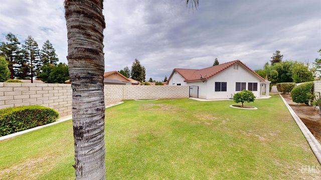 9815 Bourbon Rose Court, Bakersfield, CA 93311