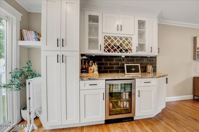 537 Roxbury Road, Belford, NJ 07718