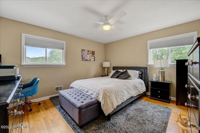 537 Roxbury Road, Belford, NJ 07718