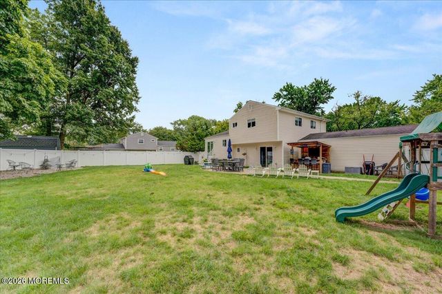 537 Roxbury Road, Belford, NJ 07718
