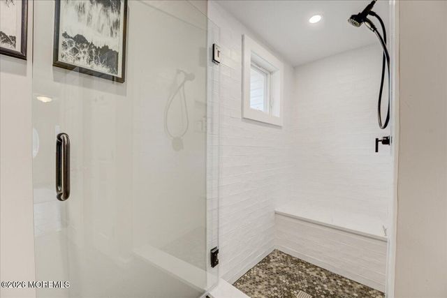 537 Roxbury Road, Belford, NJ 07718