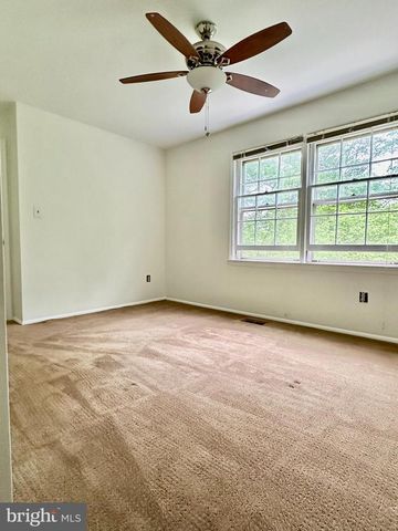 5230 LONSDALE DR, Springfield, VA 22151