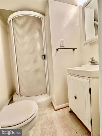5230 LONSDALE DR, Springfield, VA 22151