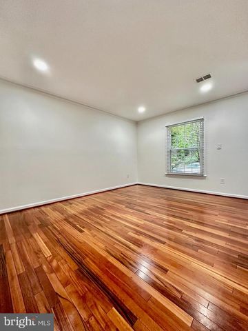 5230 LONSDALE DR, Springfield, VA 22151