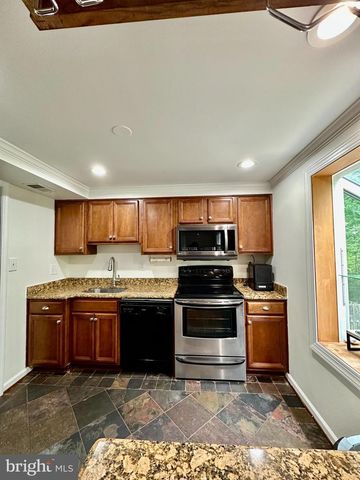 5230 LONSDALE DR, Springfield, VA 22151