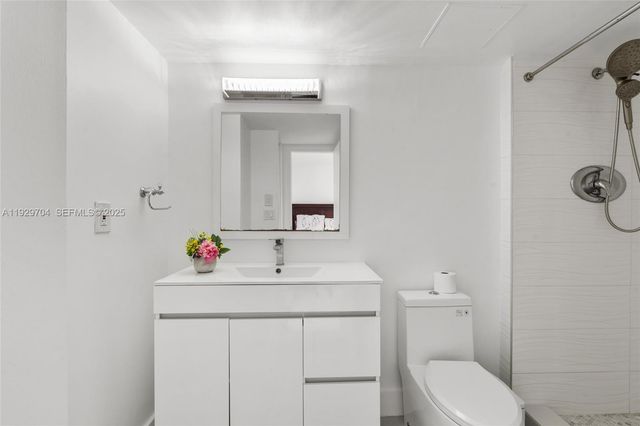 3401 N Country Club Dr 819, Aventura, FL 33180