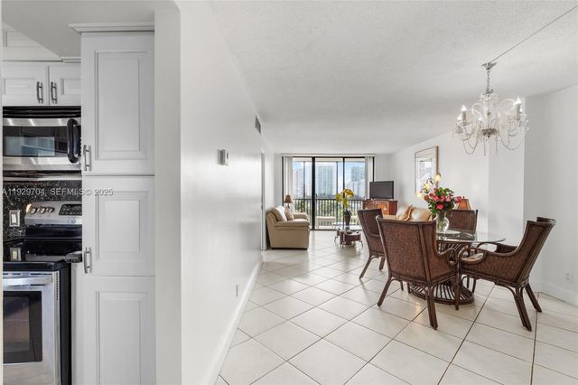 3401 N Country Club Dr 819, Aventura, FL 33180