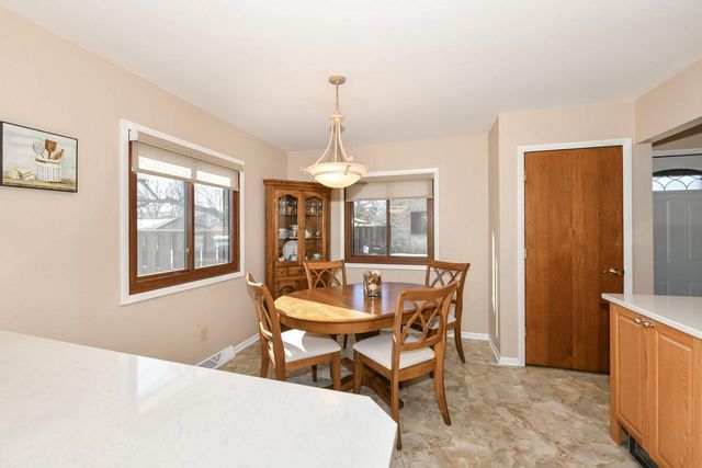 16107 W Heritage LANE, New Berlin, WI 53151