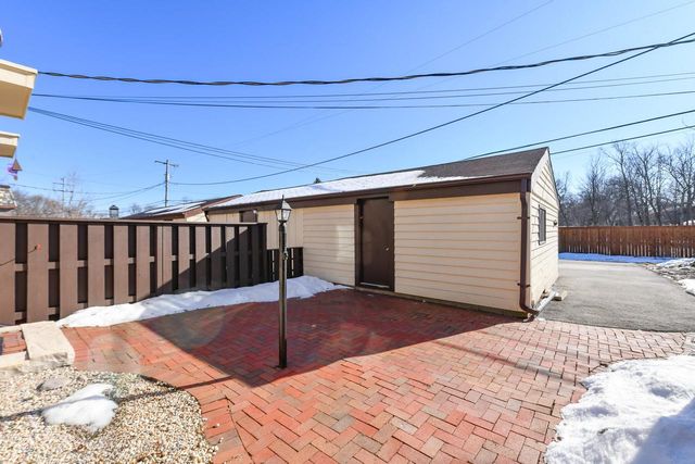 16107 W Heritage LANE, New Berlin, WI 53151