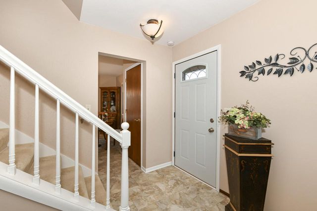 16107 W Heritage LANE, New Berlin, WI 53151