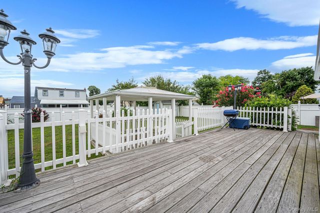 218 11th Street, West Babylon, NY 11704