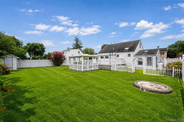 218 11th Street, West Babylon, NY 11704