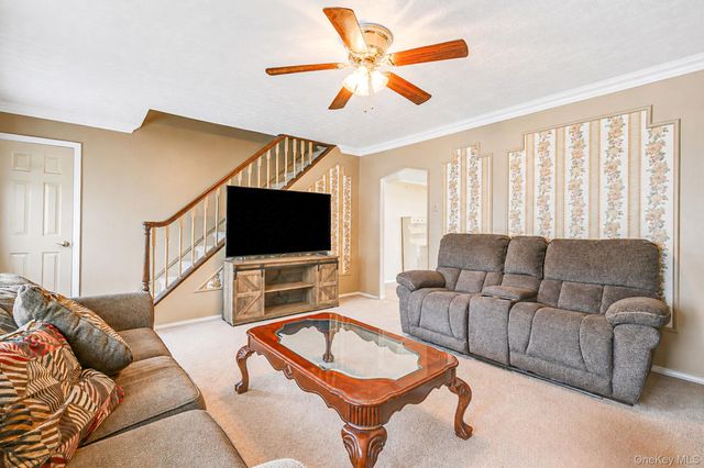 218 11th Street, West Babylon, NY 11704