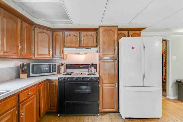 218 11th Street, West Babylon, NY 11704