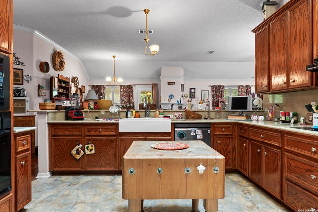 1275 FOX GLEN RD, New Braunfels, TX 78130